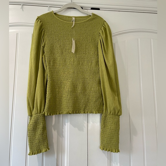 NWT Anthropologie Smocked Top - Picture 2 of 4